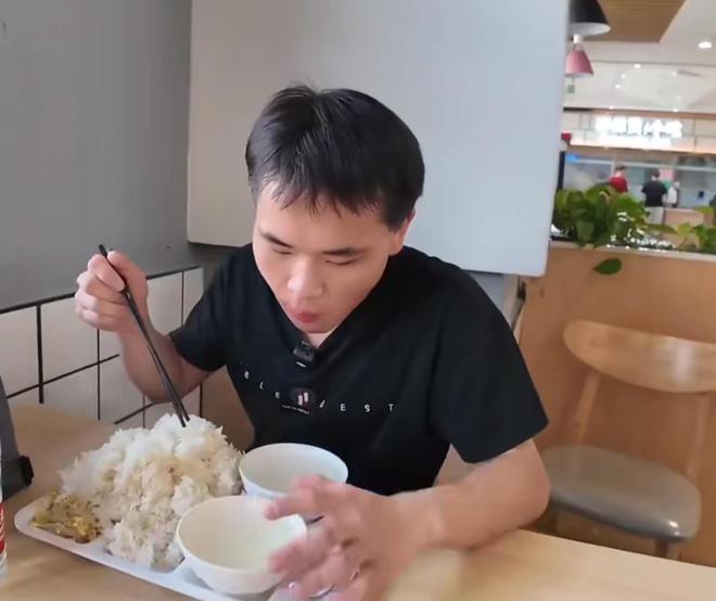 網上投注：父母雙亡的19嵗小夥打工掙學費，一天飯錢僅1元：我叫福貴，但不會是《活著》裡那個